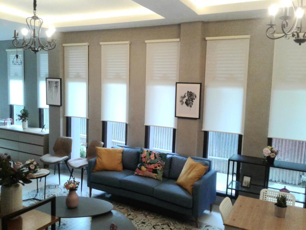 Sabi Guest House - Strategic Family -Married Couples Only- Hostel In Prawirotaman Джокьякарта Экстерьер фото