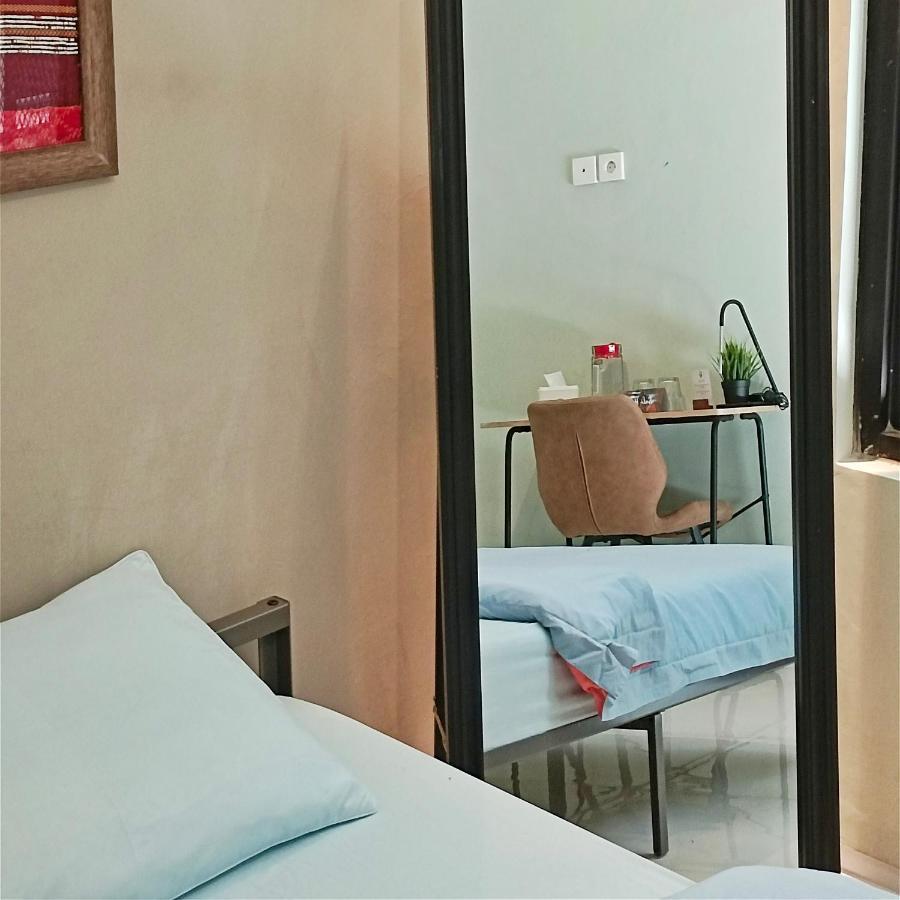 Sabi Guest House - Strategic Family -Married Couples Only- Hostel In Prawirotaman Джокьякарта Экстерьер фото
