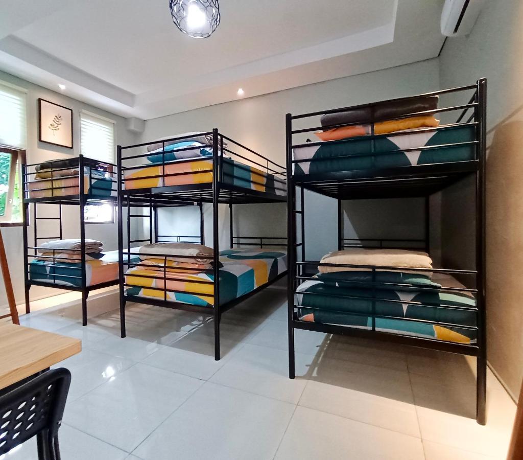 Sabi Guest House - Strategic Family -Married Couples Only- Hostel In Prawirotaman Джокьякарта Экстерьер фото